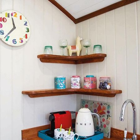 The Merry Harriers Bed and Breakfast Godalming Eksteriør billede