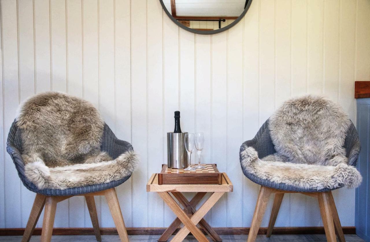 The Merry Harriers Bed and Breakfast Godalming Eksteriør billede